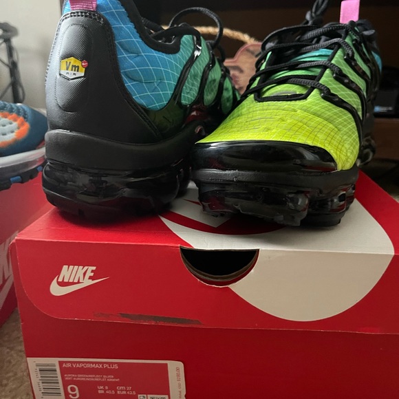 Brand new Nike Air Maxes - Picture 6 of 6